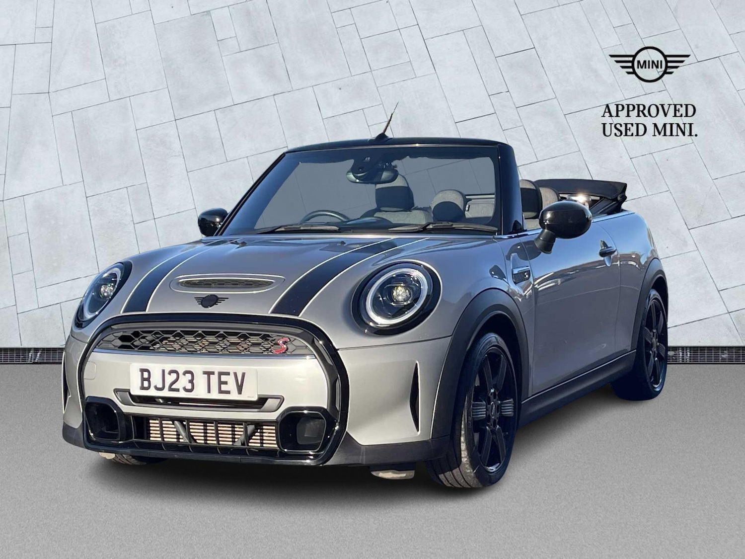 Used MINI Convertible 2023 for sale - 76777324: Photo 20