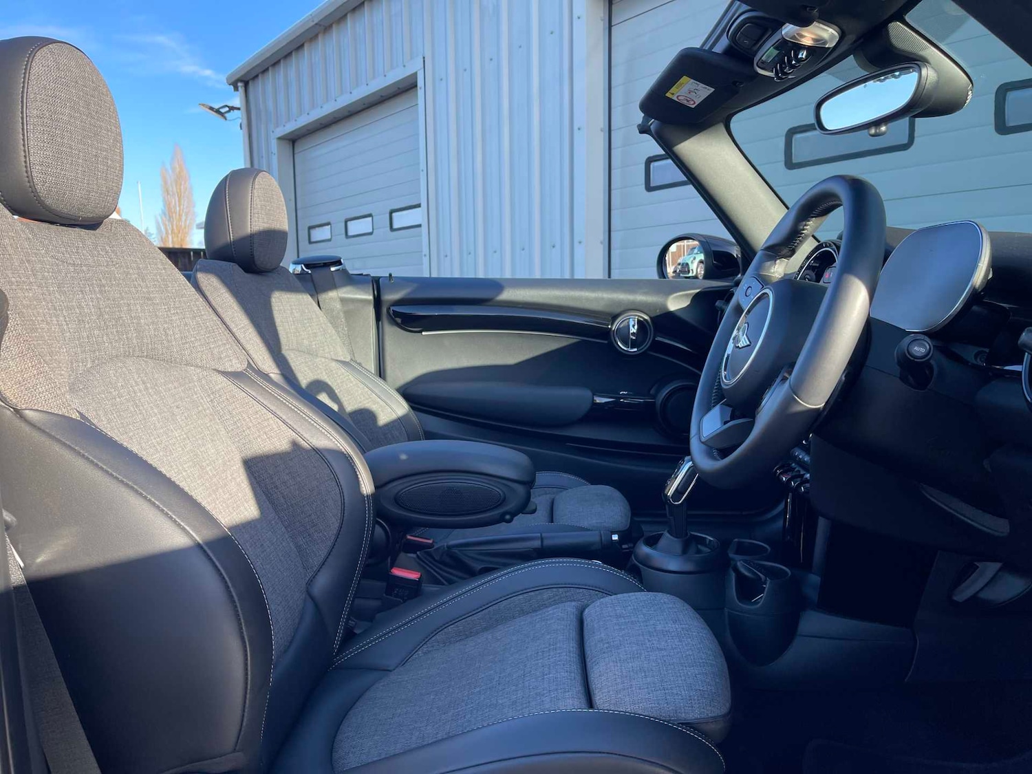 Used MINI Convertible 2023 for sale - 76777324: Photo 21