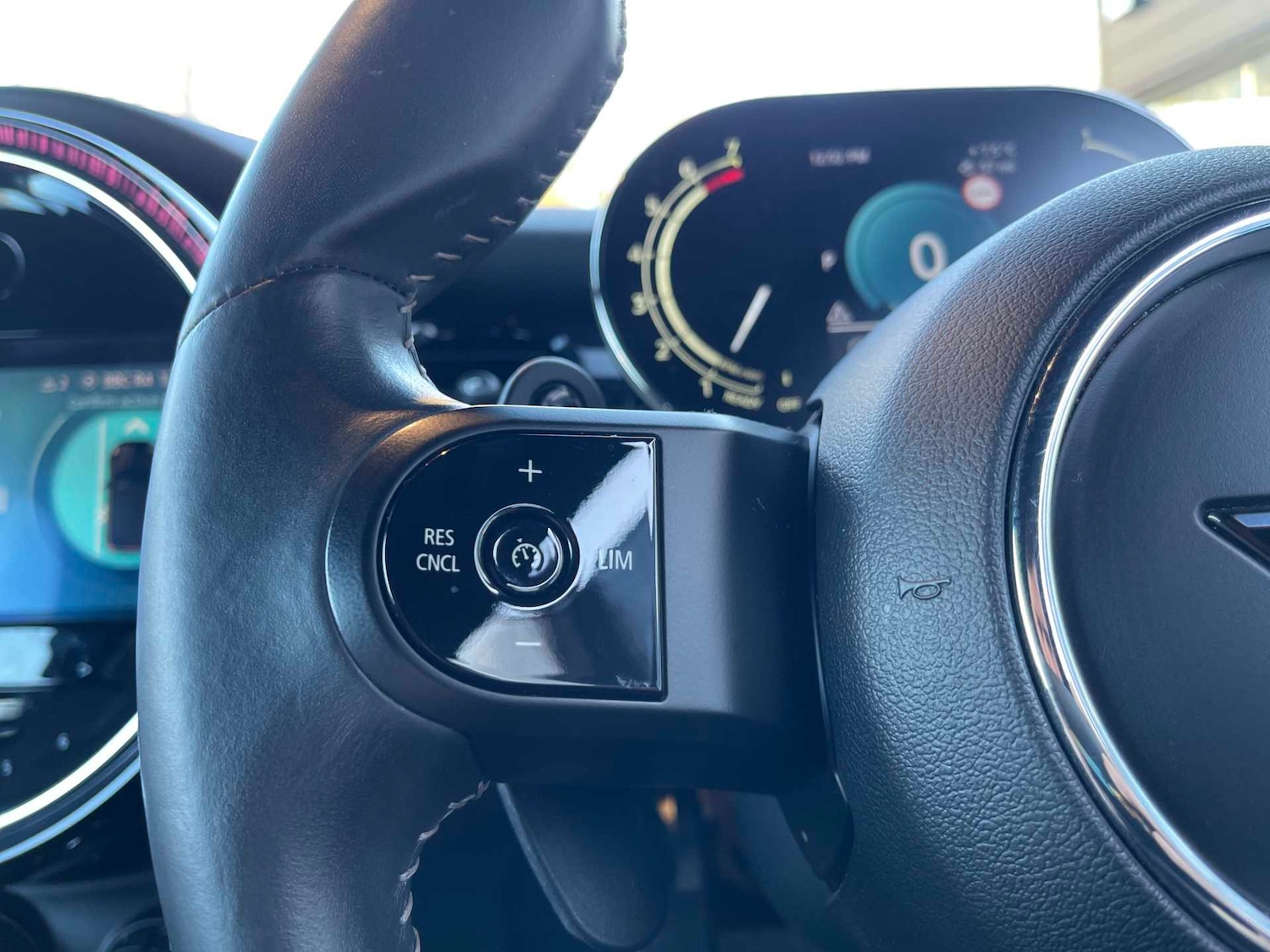 Used MINI Convertible 2023 for sale - 76777324: Photo 25