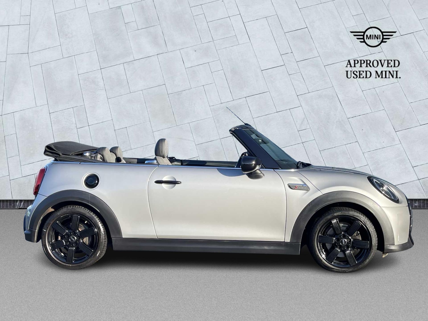 Used MINI Convertible 2023 for sale - 76777324: Photo 3