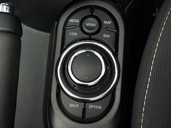 Used MINI Convertible 2024 for sale - 76268329: Photo 23