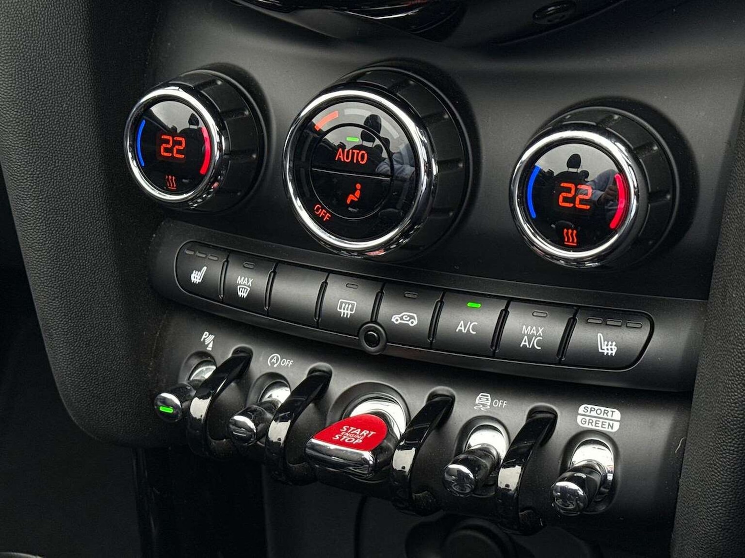 Used MINI Convertible 2024 for sale - 76719385: Photo 12