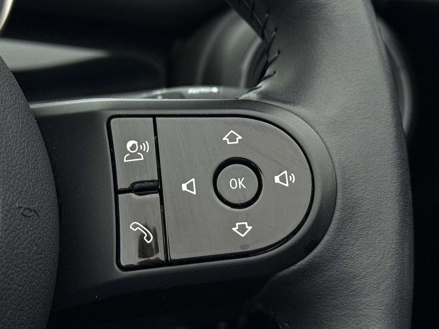 Used MINI Convertible 2024 for sale - 76719385: Photo 26