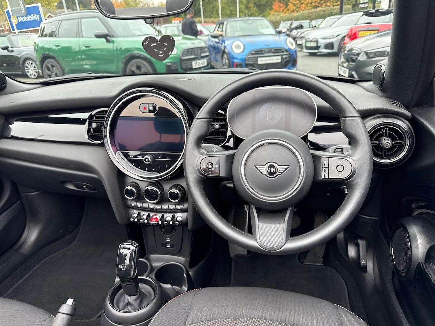 Used MINI Convertible 2024 for sale - 76719385: Photo 9