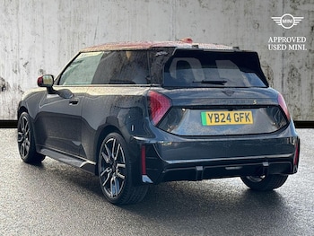 Used MINI Cooper 2024 for sale - 75700250: Photo