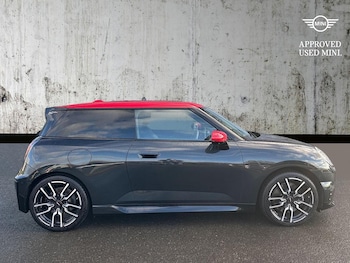 Used MINI Cooper 2024 for sale - 75700250: Photo