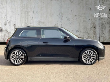 Used MINI Cooper 2025 for sale - 76596288: Photo