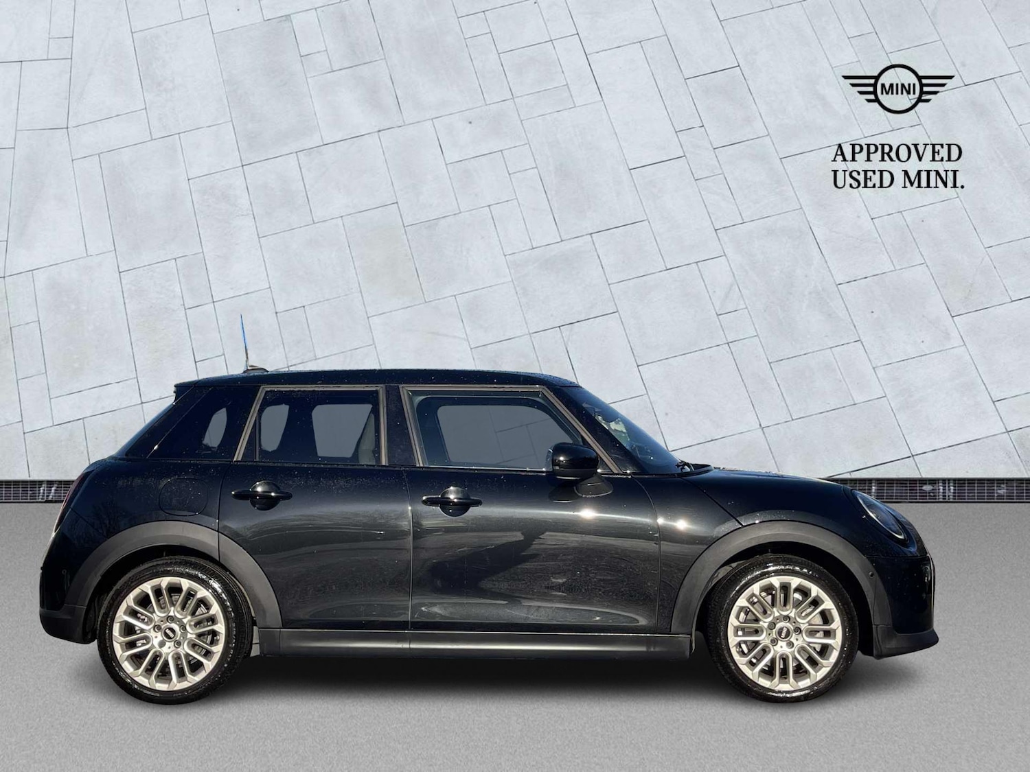 Used MINI Cooper 2024 for sale - 76735607: Photo 3