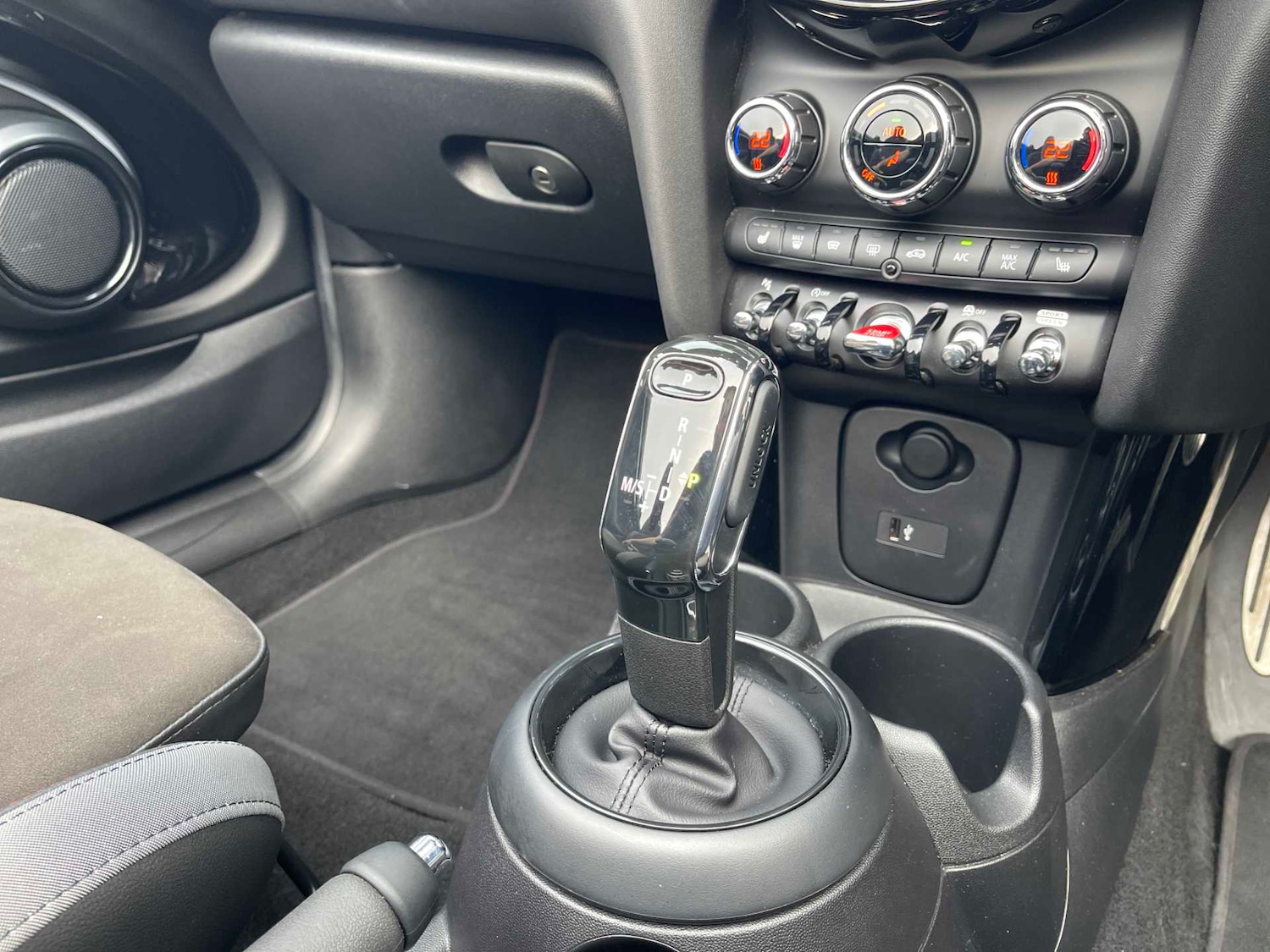 Used MINI Convertible 2022 for sale - 78178317: Photo 13