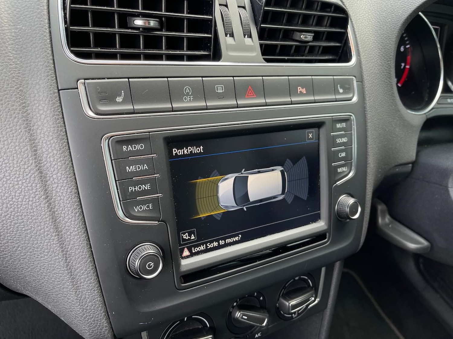 Used Volkswagen Polo 2017 for sale - 76340602: Photo 27