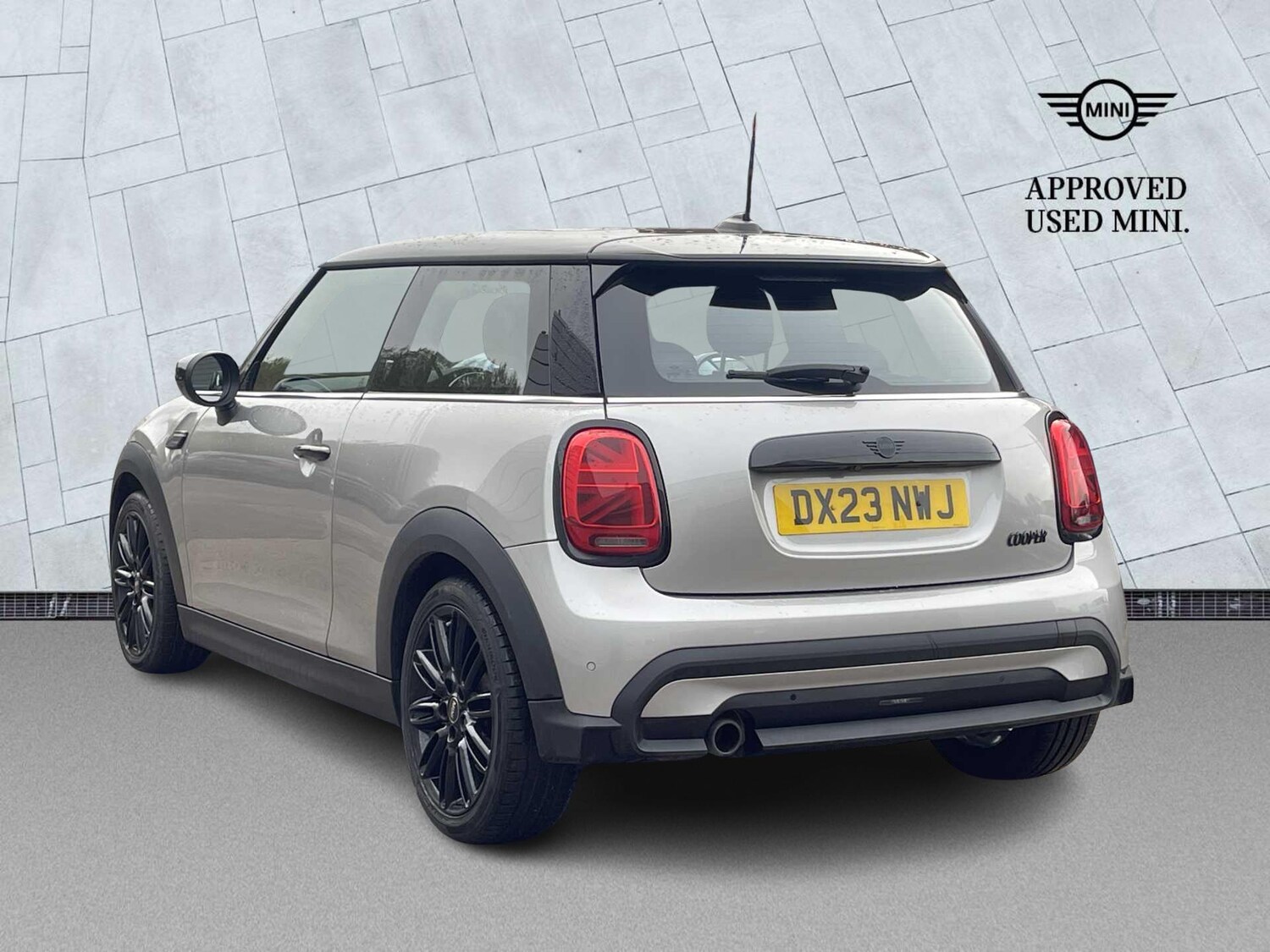 Used MINI Hatch 2023 for sale - 76770114: Photo 2