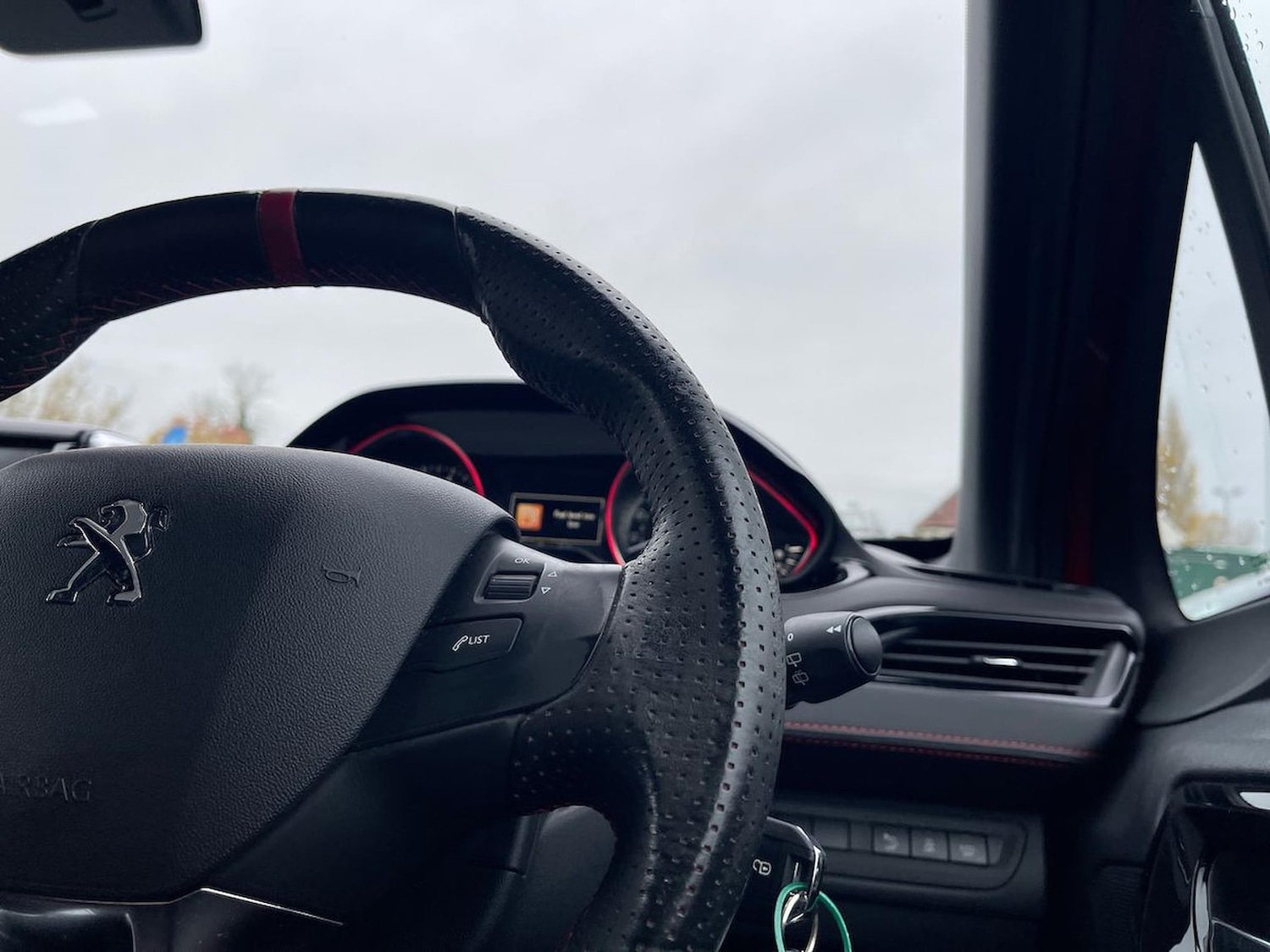 Used Peugeot 208 2017 for sale - 76559763: Photo 26