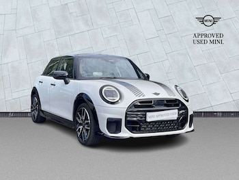 Used MINI Cooper 2024 for sale - 79069304: Photo