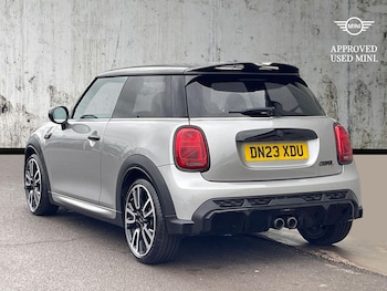 Used MINI Hatch 2023 for sale - 76492372: Photo