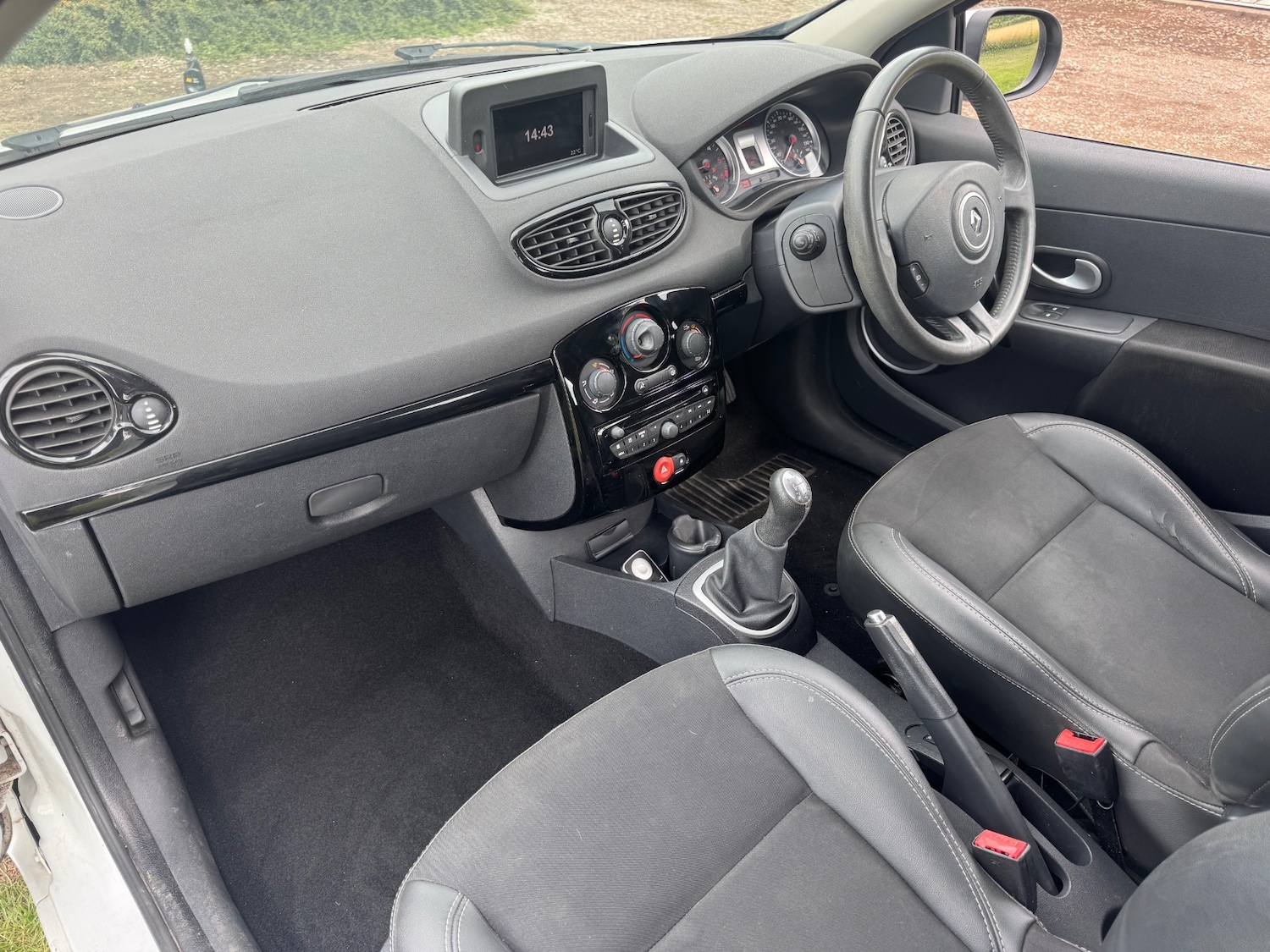 Used Renault Clio 2012 for sale - 77103709: Photo 14