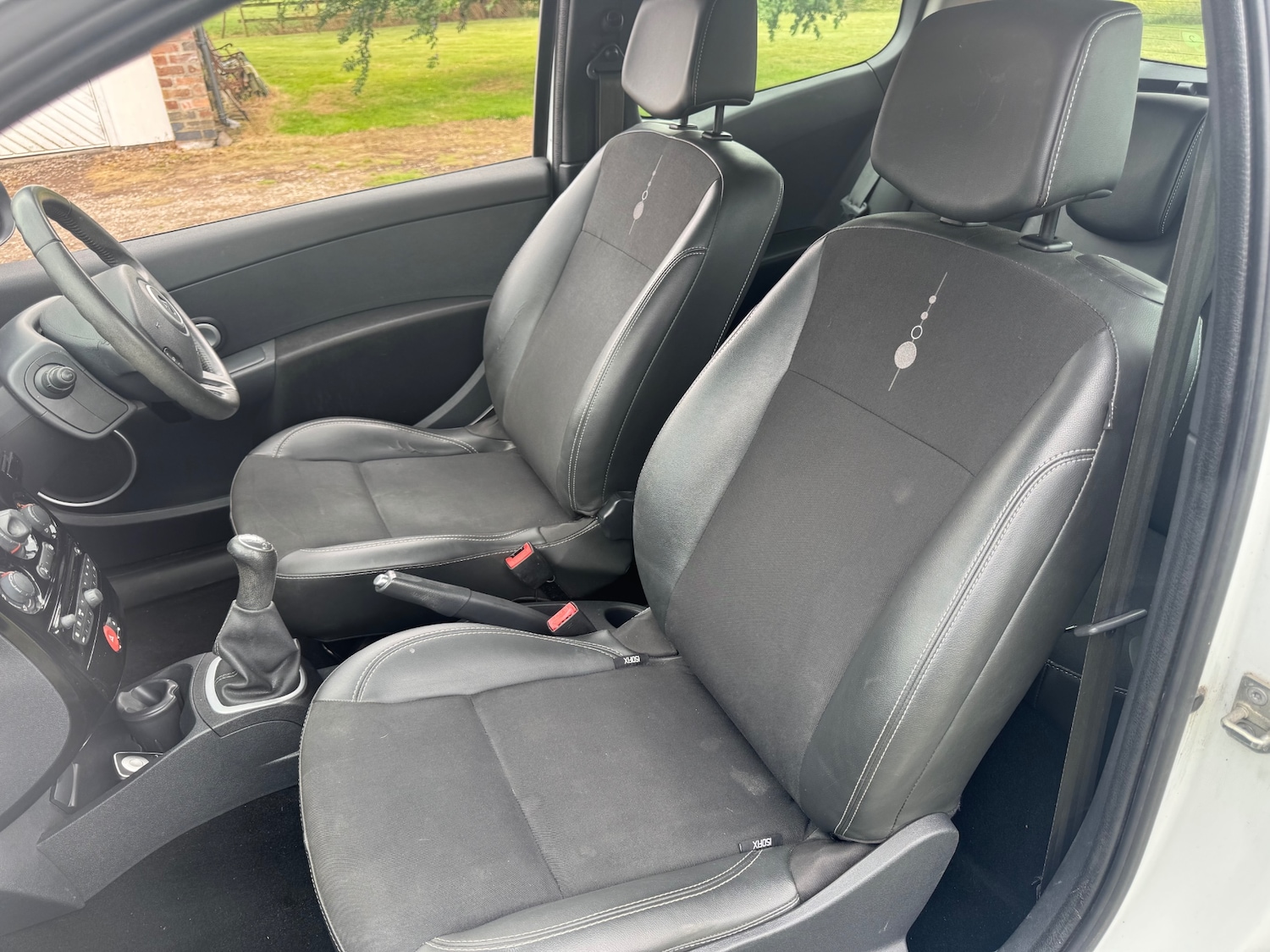 Used Renault Clio 2012 for sale - 77103709: Photo 16