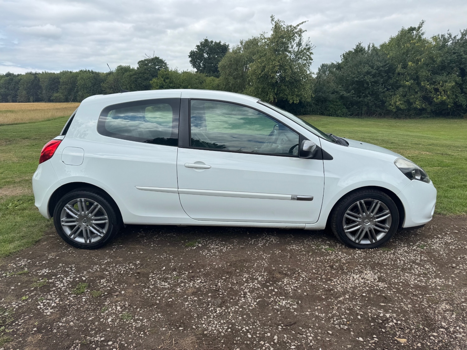Used Renault Clio 2012 for sale - 77103709: Photo 6