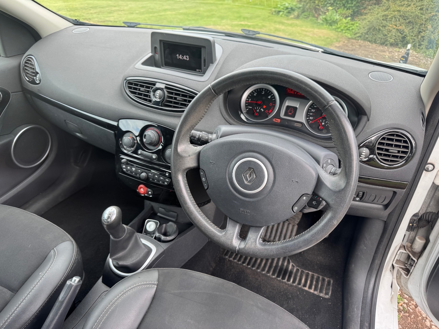 Used Renault Clio 2012 for sale - 77103709: Photo 9