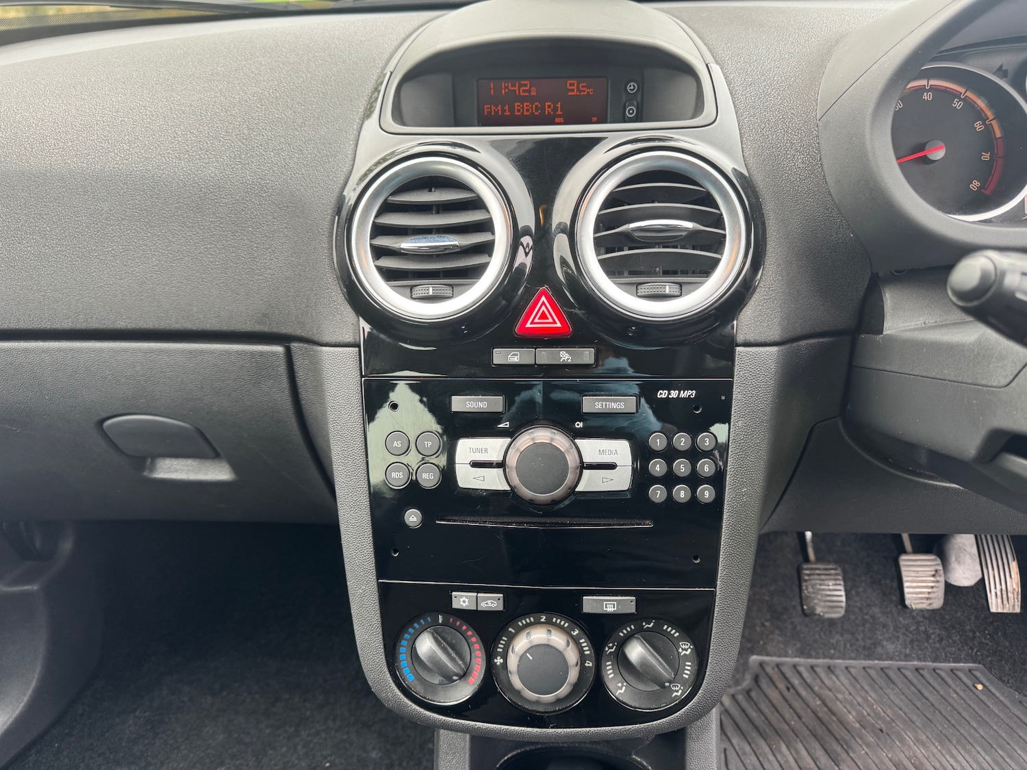 Used Vauxhall Corsa 2013 for sale - 76445127: Photo 12