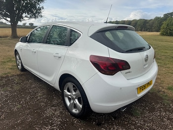 Used Vauxhall Astra 2011 for sale - 76006770: Photo