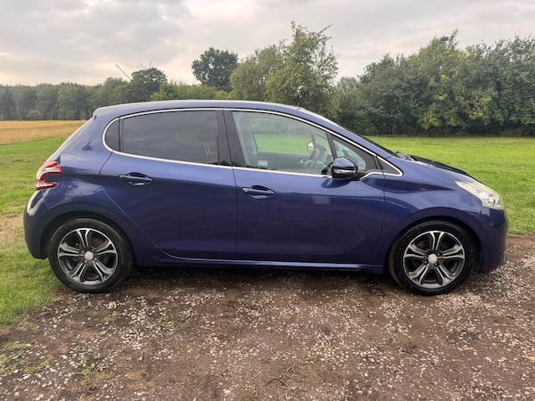Used Peugeot 208 2012 for sale - 75341855: Photo 6