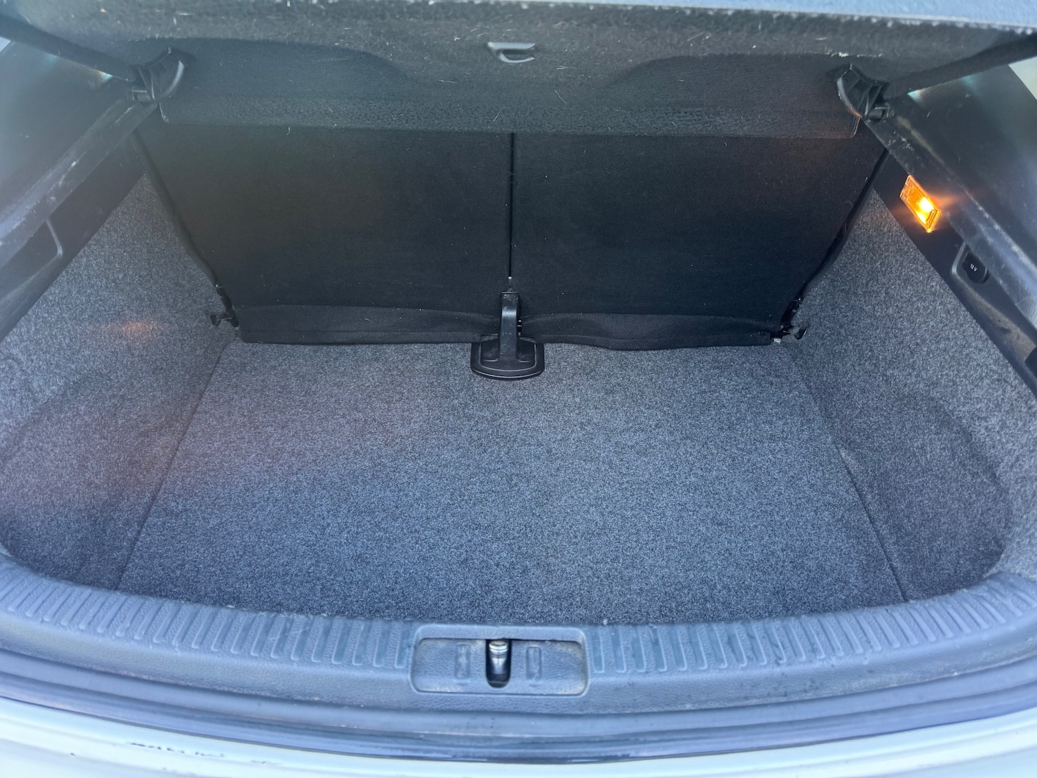 Used Volkswagen Scirocco 2010 for sale - 76656940: Photo 21