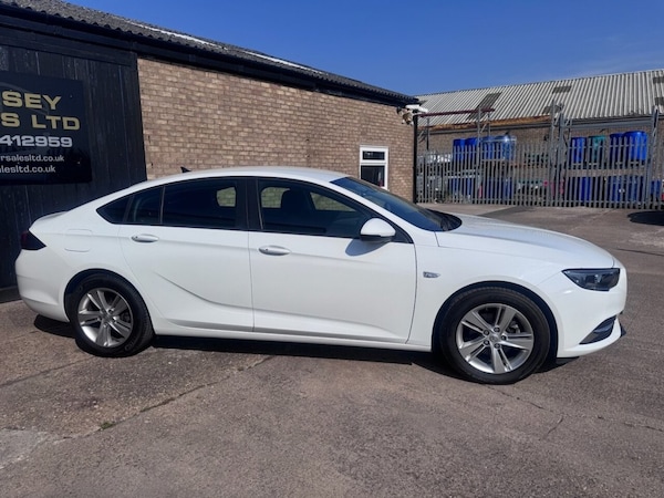Used Vauxhall Insignia 2020 for sale - 74985981: Photo 5