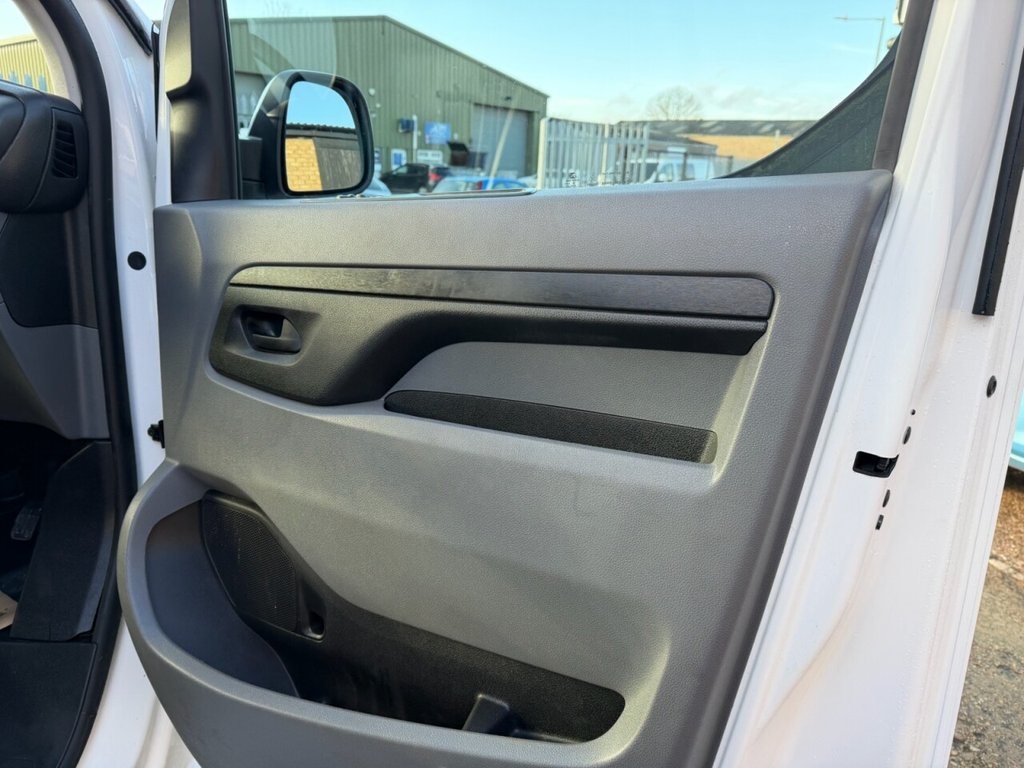 Used Vauxhall Vivaro 2020 for sale - 77407870: Photo 21