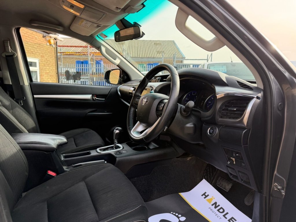 Used Toyota Hilux 2020 for sale - 77689109: Photo 11