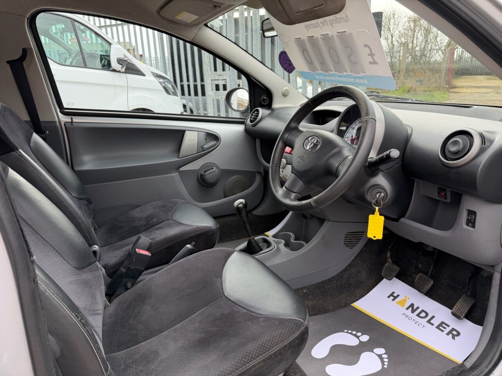 Used Toyota AYGO 2011 for sale - 77689112: Photo 11