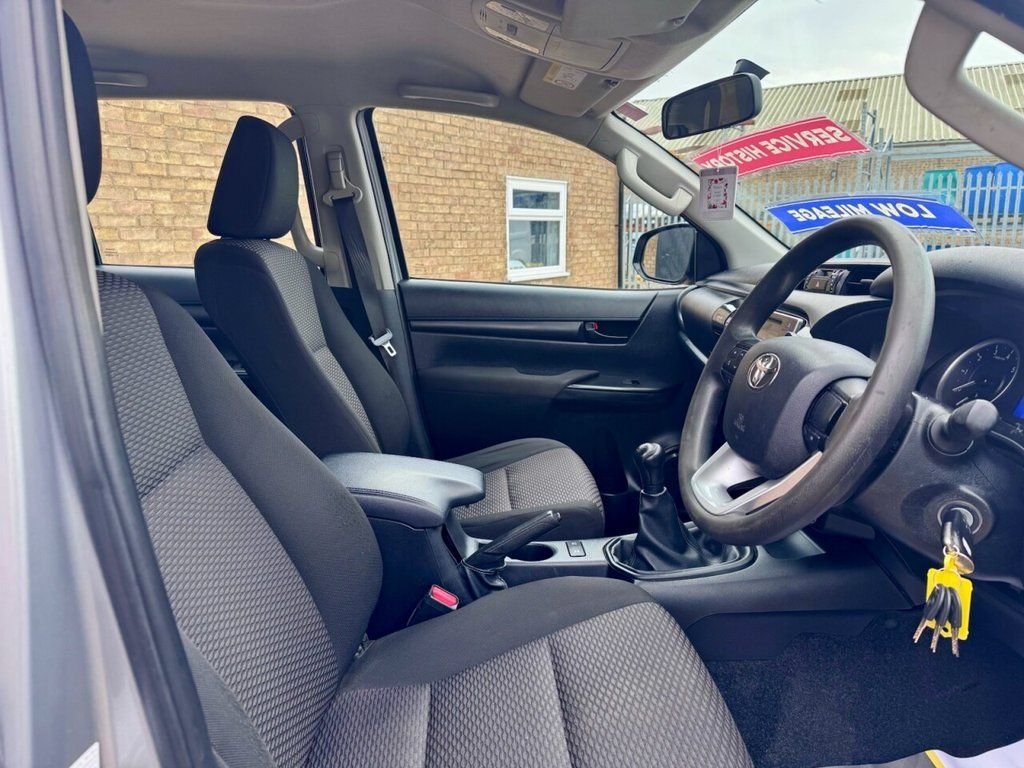 Used Toyota Hilux 2020 for sale - 77407996: Photo 8