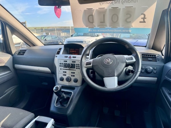 Used Vauxhall Zafira 2010 for sale - 75433387: Photo 8