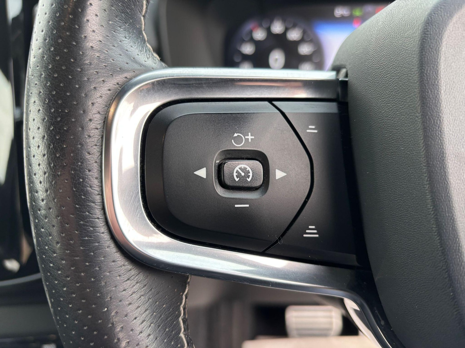 Used Volvo XC40 2020 for sale - 77120428: Photo 16