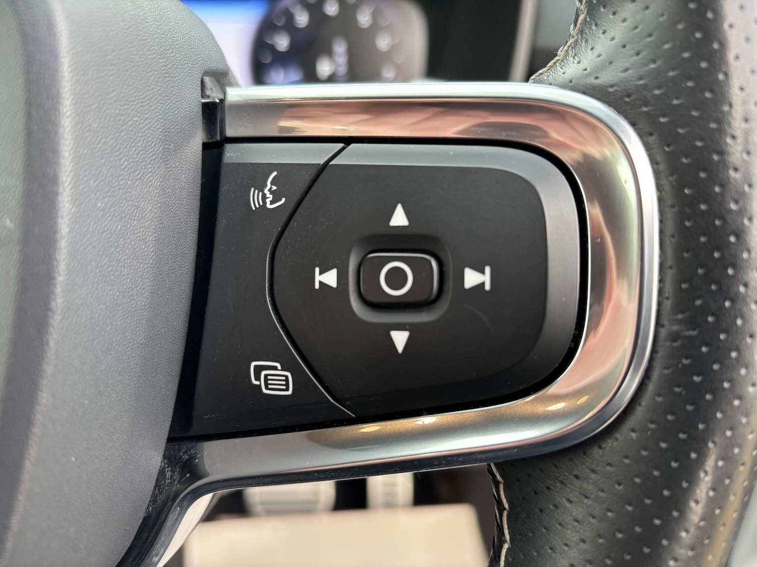 Used Volvo XC40 2020 for sale - 77120428: Photo 17