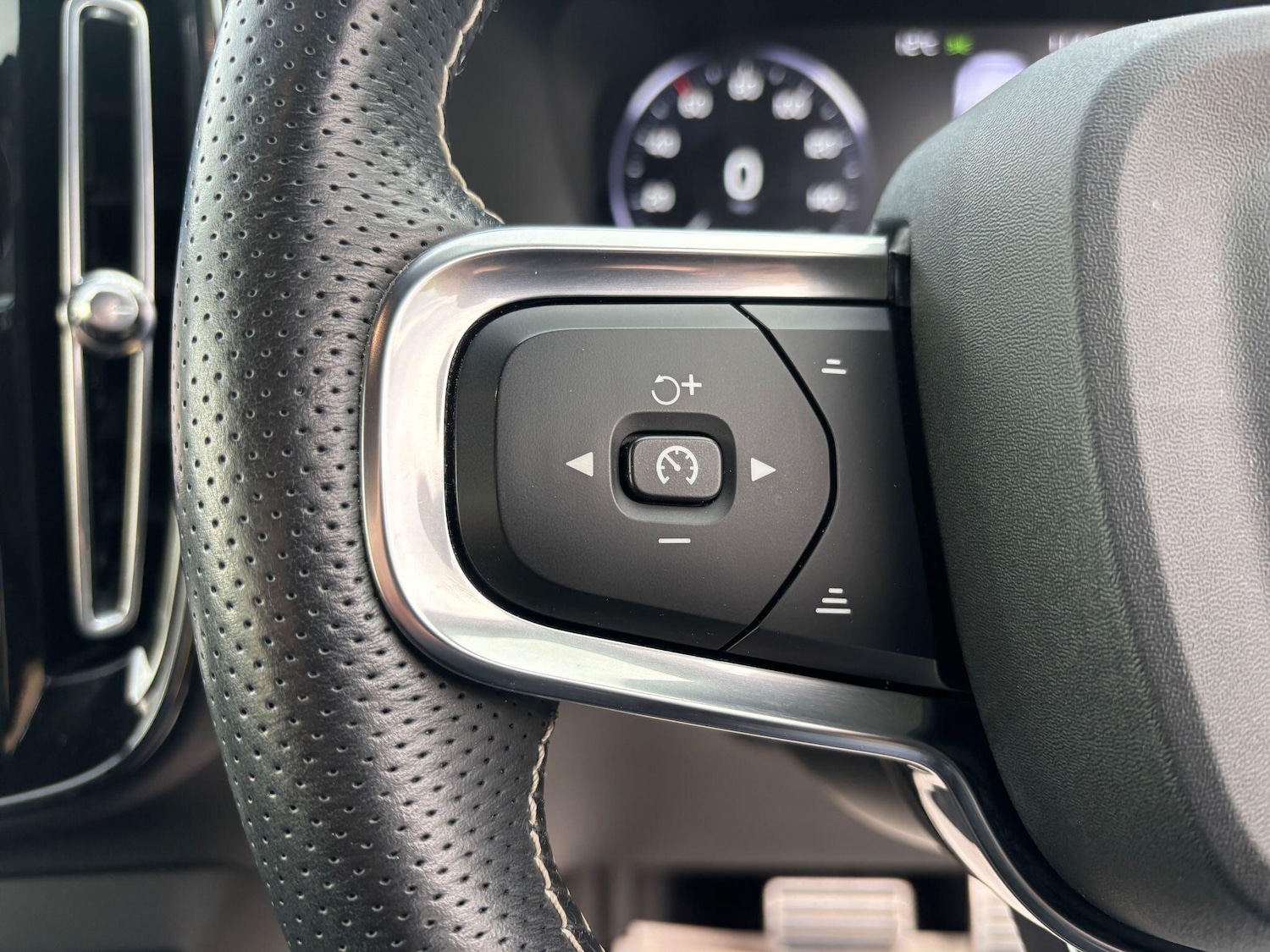 Used Volvo XC40 2021 for sale - 76771755: Photo 18