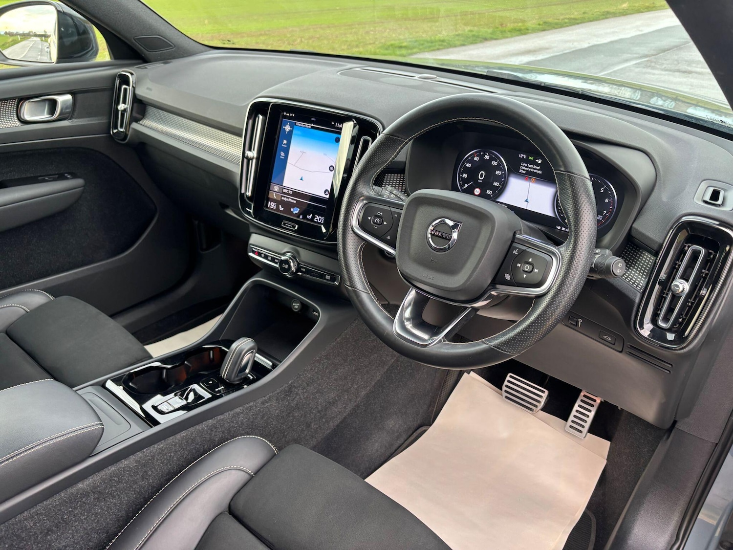 Used Volvo XC40 2021 for sale - 76771755: Photo 5