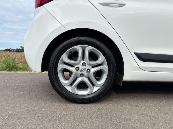 Used Hyundai i20 2018 for sale - 75414015: Photo 29