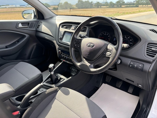 Used Hyundai i20 2018 for sale - 75414015: Photo 5