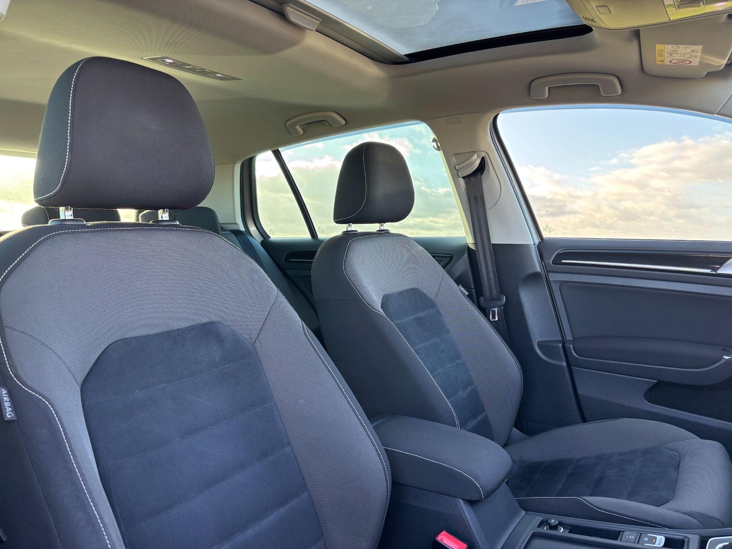 Used Volkswagen Golf 2016 for sale - 76898545: Photo 8