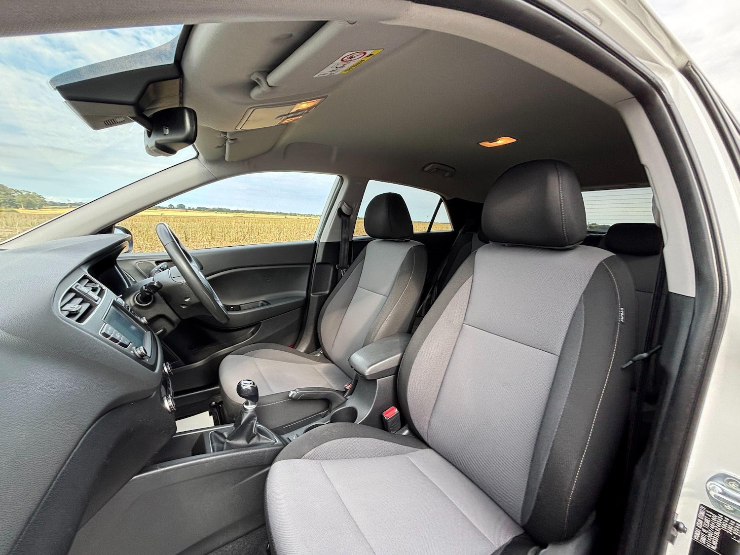 Used Hyundai i20 2018 for sale - 76988845: Photo 13