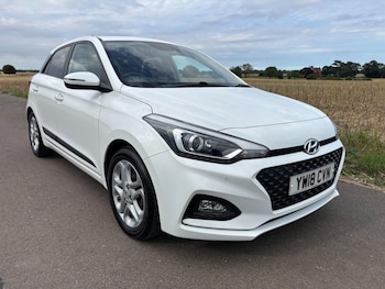 Used Hyundai i20 2018 for sale - 76988845: Photo