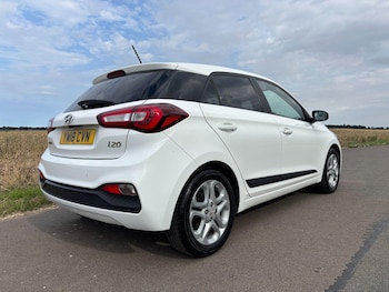 Used Hyundai i20 2018 for sale - 76988845: Photo