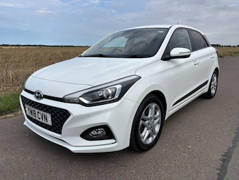 Used Hyundai i20 2018 for sale - 76988845: Photo