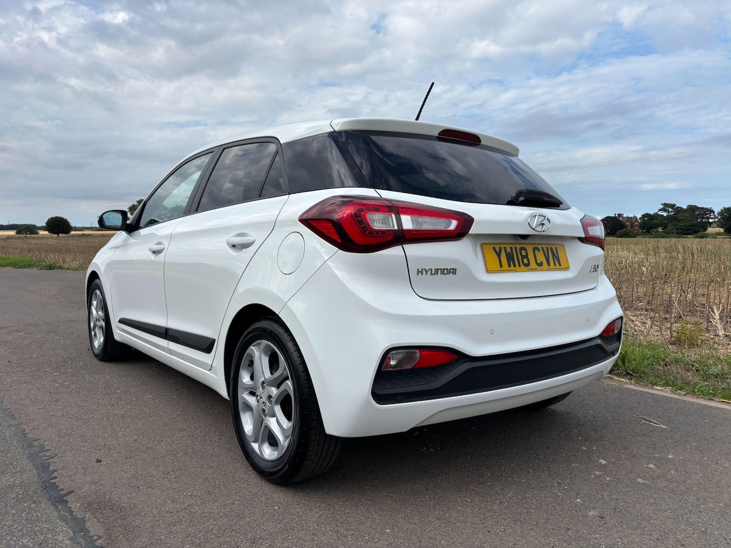 Used Hyundai i20 2018 for sale - 76988845: Photo 4