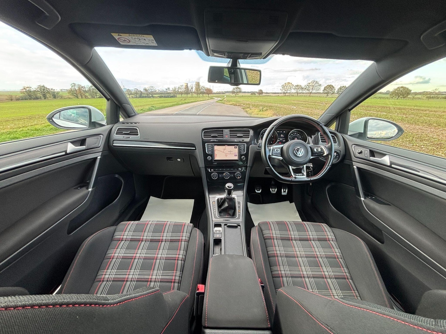 Used Volkswagen Golf 2016 for sale - 76398000: Photo 11