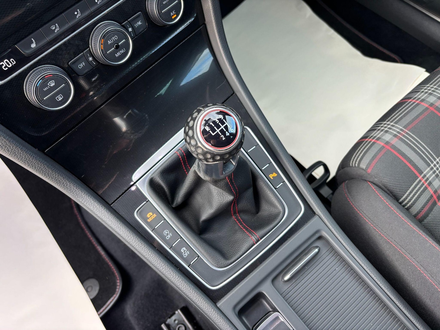 Used Volkswagen Golf 2016 for sale - 76398000: Photo 20