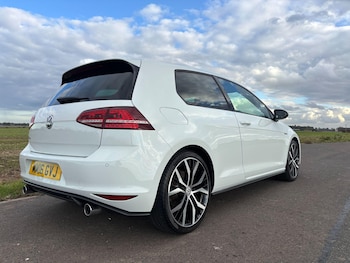 Used Volkswagen Golf 2016 for sale - 76398000: Photo