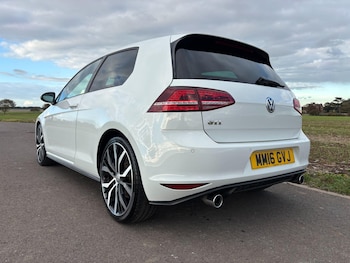 Used Volkswagen Golf 2016 for sale - 76398000: Photo