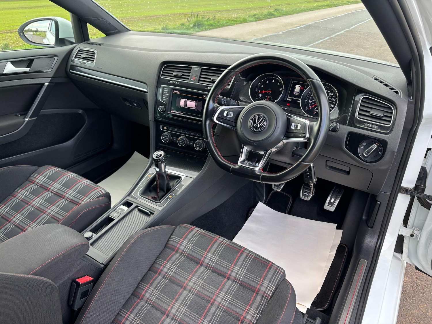 Used Volkswagen Golf 2016 for sale - 76398000: Photo 5