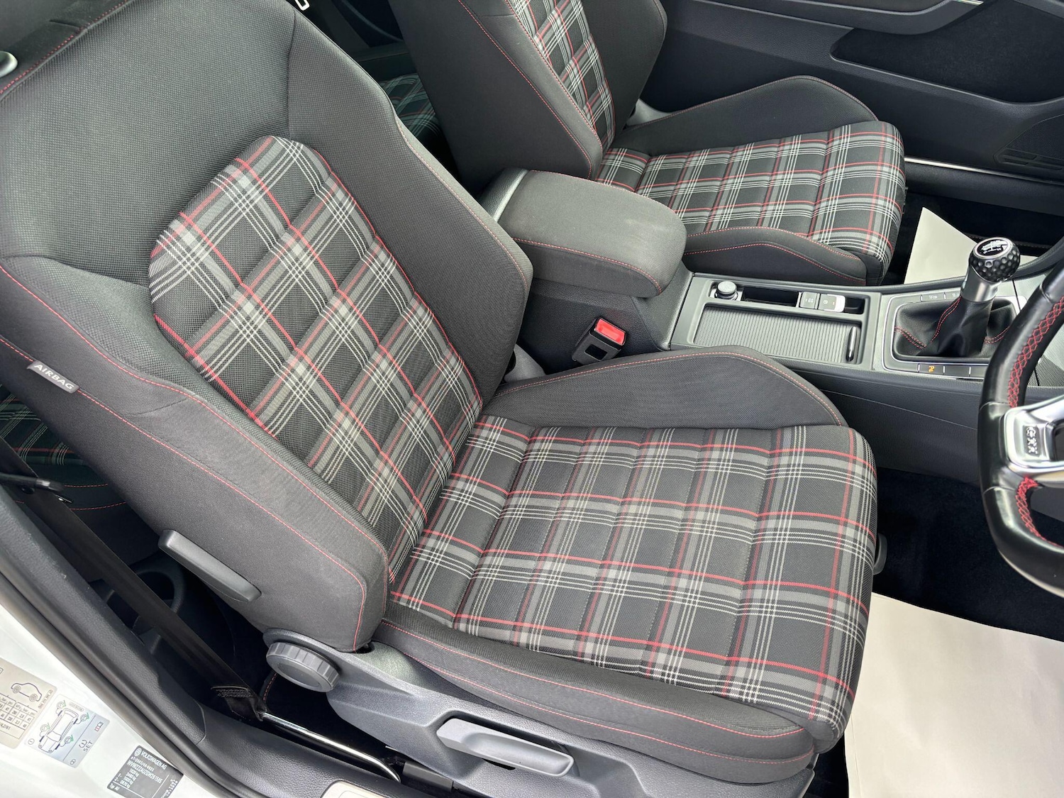 Used Volkswagen Golf 2016 for sale - 76398000: Photo 9